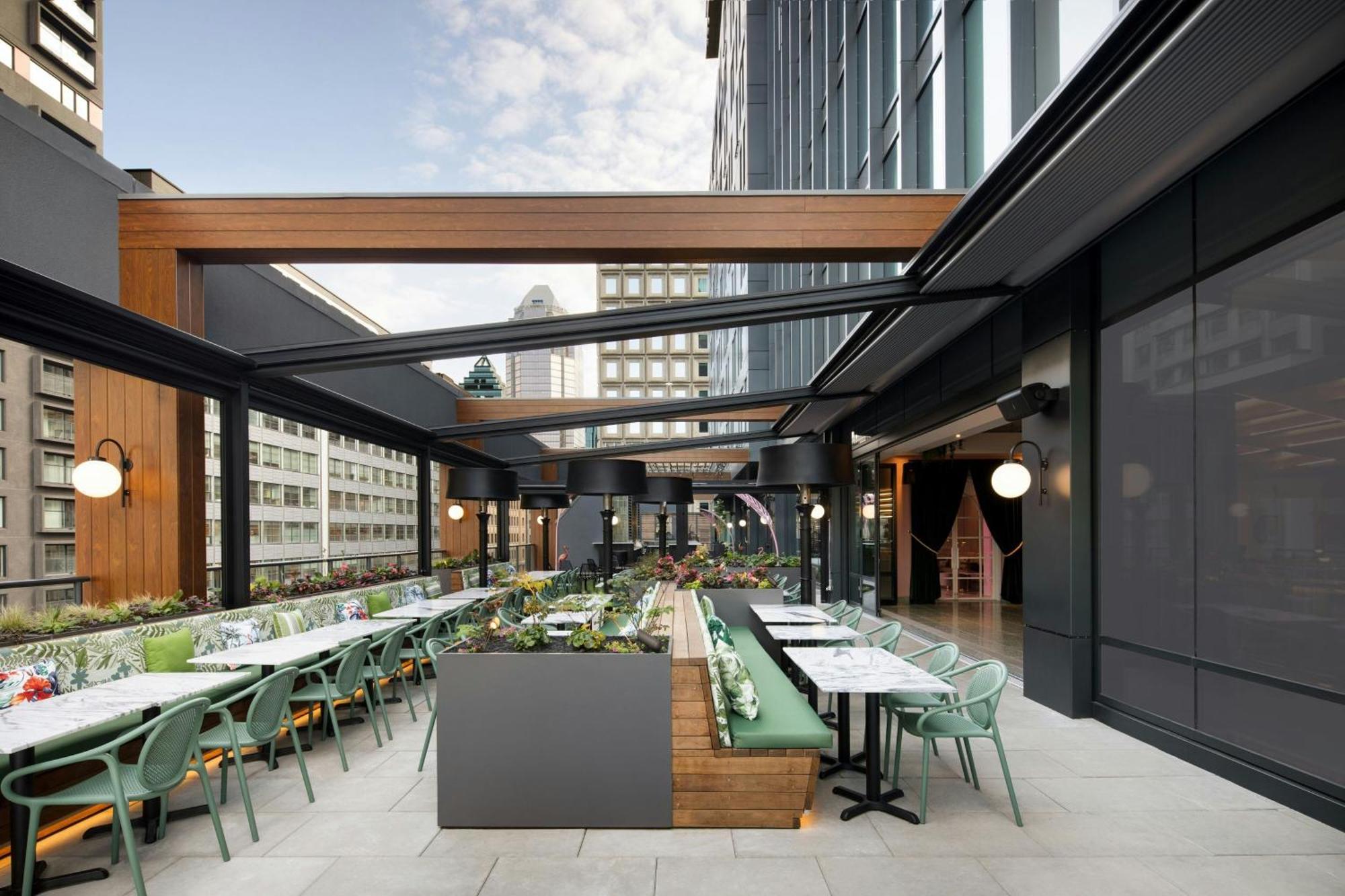 Honeyrose Hotel, Montreal, A Tribute Portfolio Hotel Bagian luar foto The rooftop bar at The Standard London